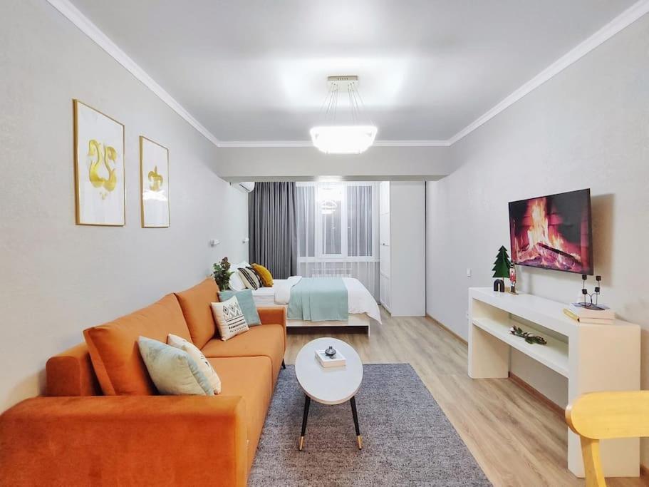 Modern Apartment In Golden Square Almaty Exterior photo